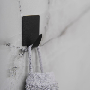 Wieszaki samoprzylepne kwadratowe 4 sztuki NIKO BLACK